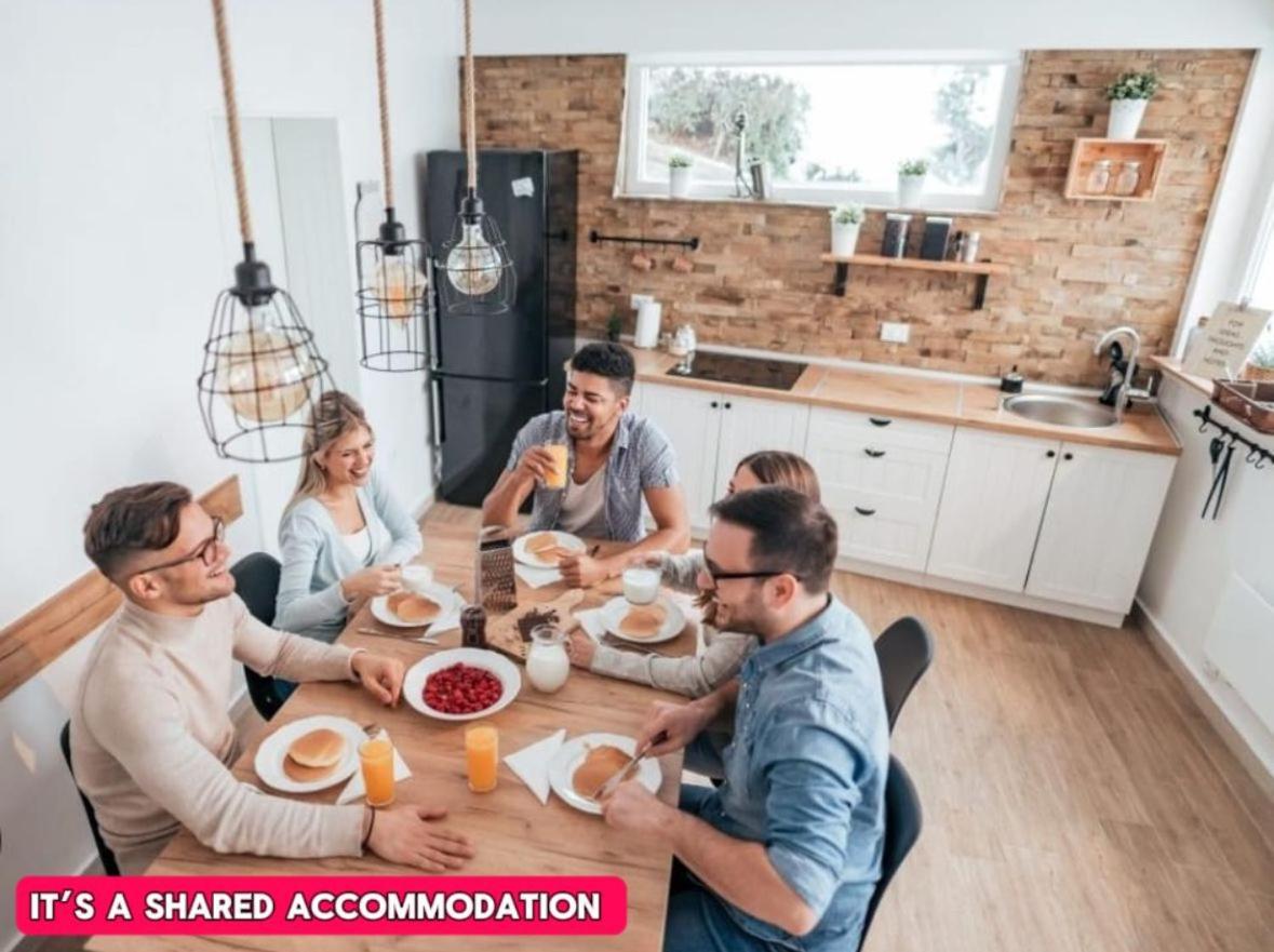 *rd12s* For Your Relaxed & Cosy + Free Parking + Free Fast Wifi * Habitación en casa particular *